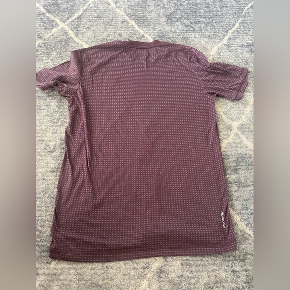 Adidas Maroon and Olive T-Shirts - Picture 4 of 7